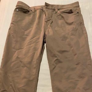 Banana Republic Men’s Traveler Pants Khakis.
